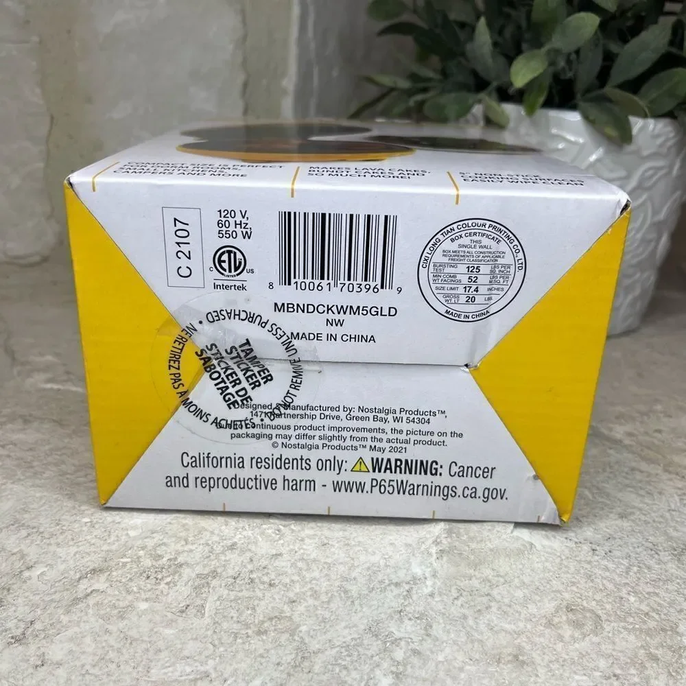 Nostalgia My mini lava bundt cake maker yellow